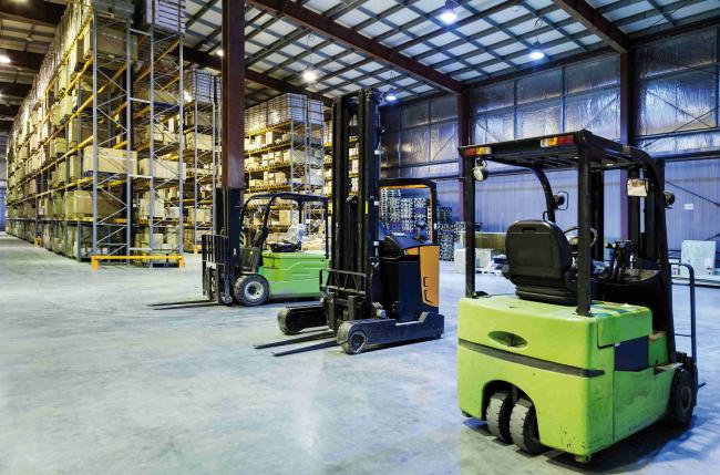 transpalettes dans hangar